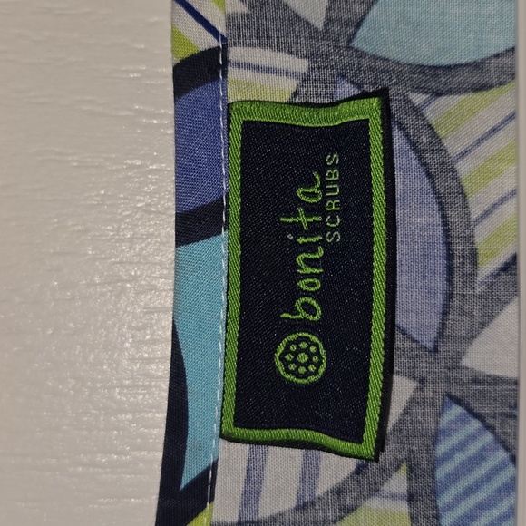 Bonita Scrub Women's Large Short Sleeve Scrub Top Shirt - Picture 2 of 3